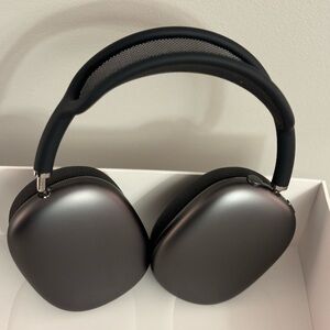 Apple Space Grey Airpod Max Headphones